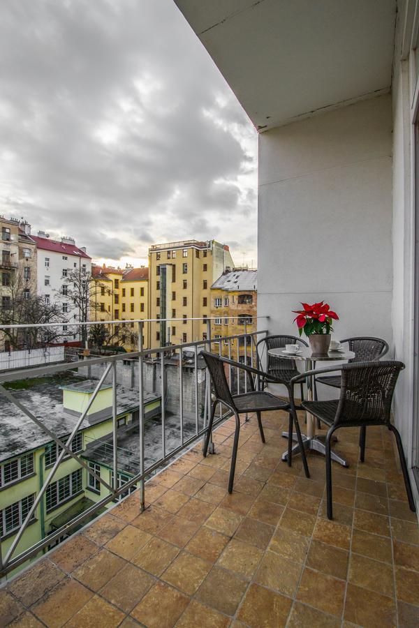 Stylish Apartments Close To Eden Garden Прага Экстерьер фото