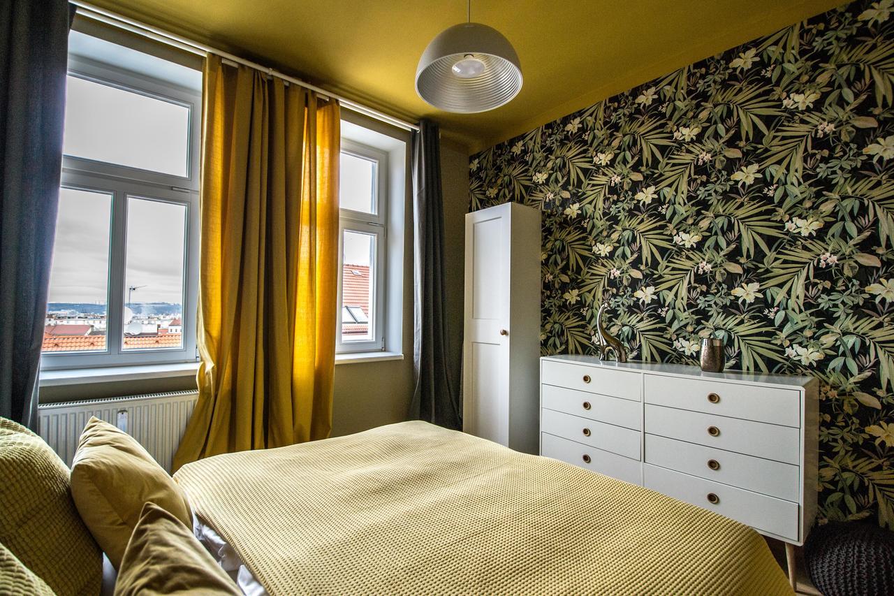 Stylish Apartments Close To Eden Garden Прага Экстерьер фото