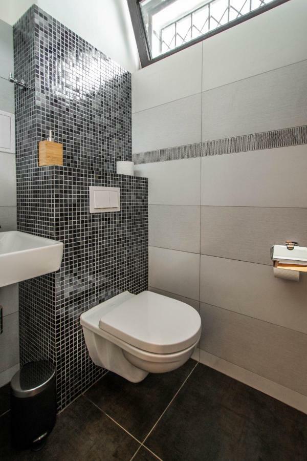 Stylish Apartments Close To Eden Garden Прага Экстерьер фото
