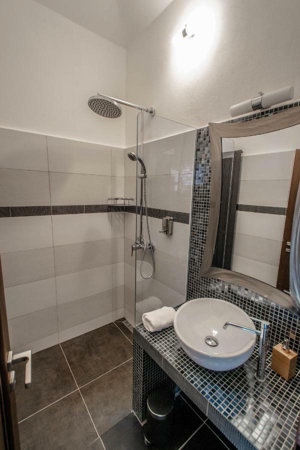 Stylish Apartments Close To Eden Garden Прага Экстерьер фото