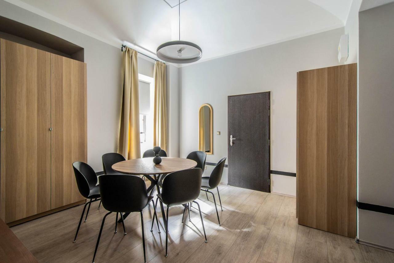 Stylish Apartments Close To Eden Garden Прага Экстерьер фото