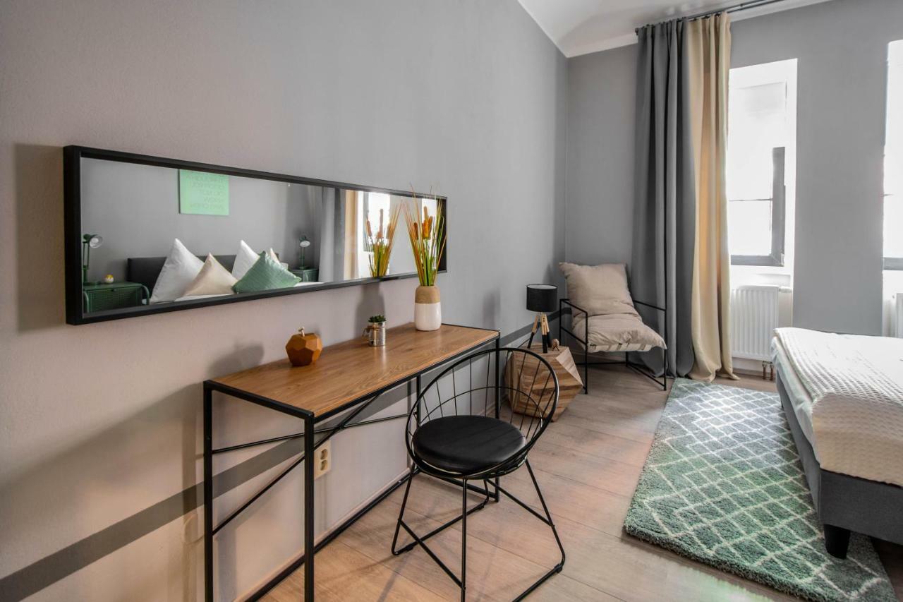 Stylish Apartments Close To Eden Garden Прага Экстерьер фото